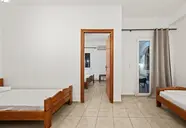 Nikos Apartments