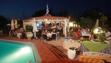 Nikos Apartments