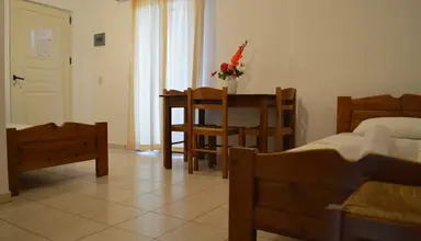 Nikos Apartments