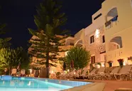 Nikos Apartments