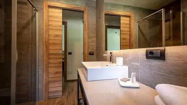 Nira