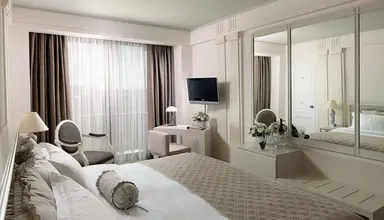NJV Athens Plaza