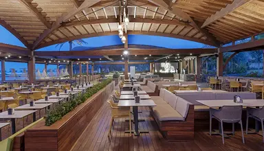 Noah's Ark Deluxe Hotel & Spa