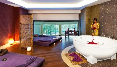 Noah's Ark Deluxe Hotel & Spa