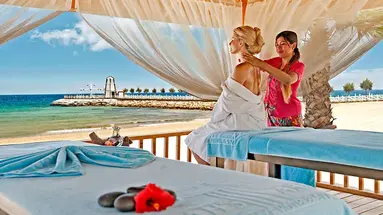 Noah's Ark Deluxe Hotel & Spa