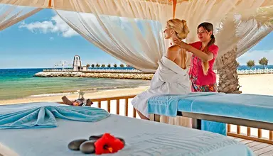 Noah's Ark Deluxe Hotel & Spa