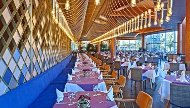 Noah's Ark Deluxe Hotel & Spa