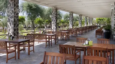 Noah's Ark Deluxe Hotel & Spa