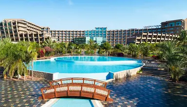 Noah's Ark Deluxe Hotel & Spa