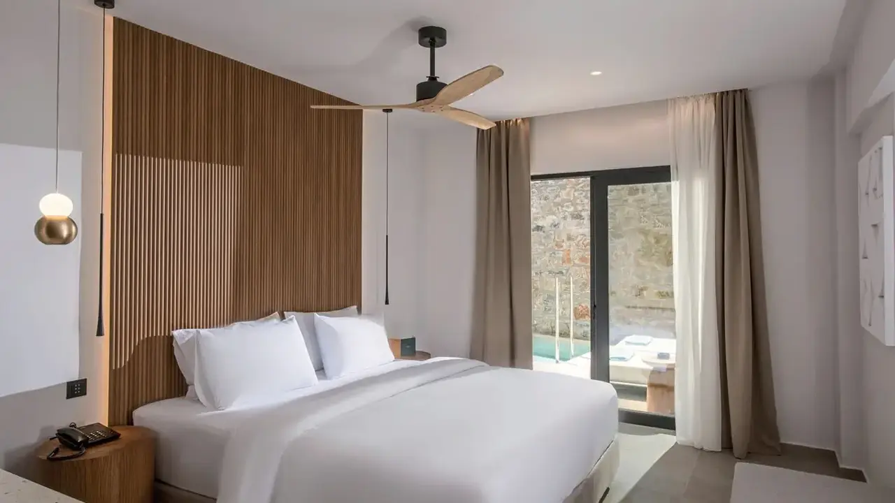 Noble Hotel and Suites
