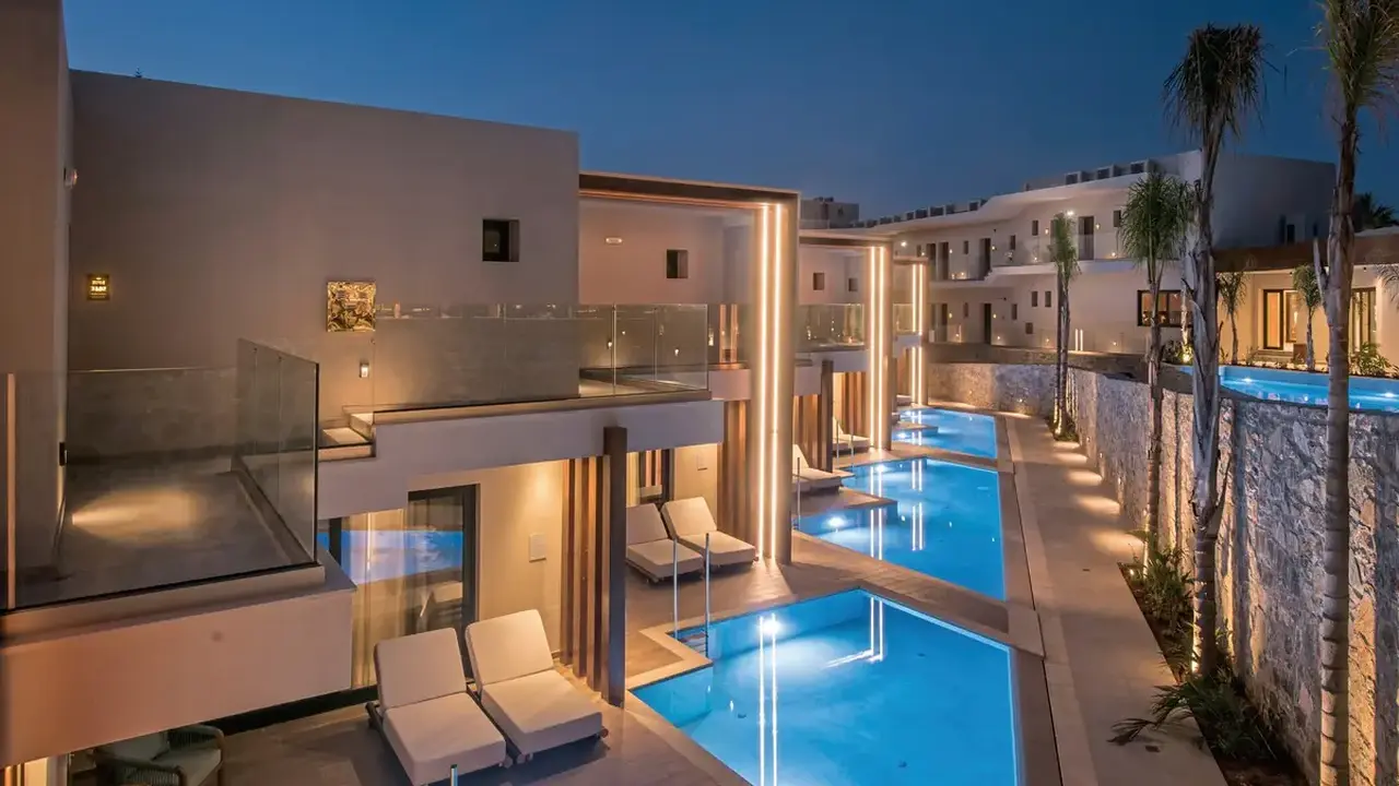 Noble Hotel and Suites
