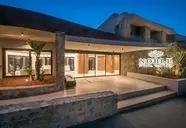 Noble Hotel and Suites