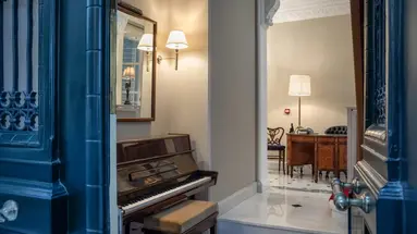 Noble Suites