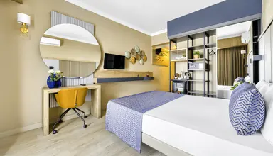 Numa Port Hotel