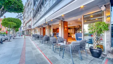 Numa Port Hotel
