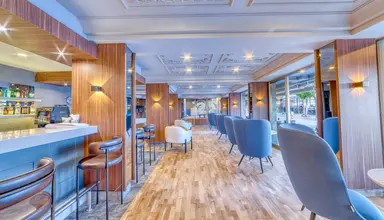 Numa Port Hotel