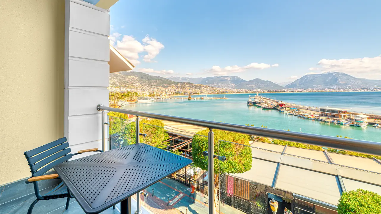 Numa Port Hotel