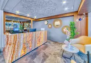 Numa Port Hotel