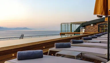 Numa Port Hotel