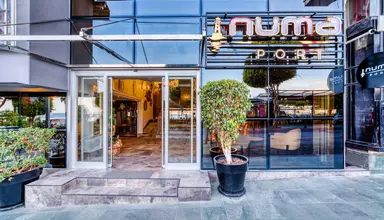 Numa Port Hotel