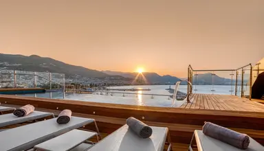 Numa Port Hotel