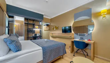 Numa Port Hotel