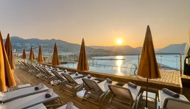 Numa Port Hotel