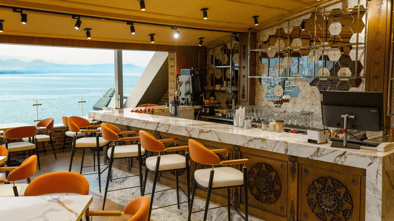 Numa Port Hotel