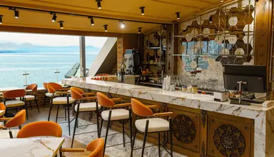 Numa Port Hotel