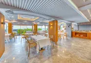 Numa Port Hotel
