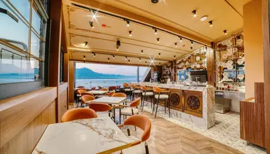 Numa Port Hotel