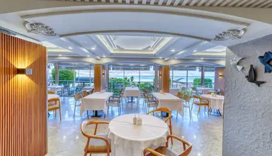 Numa Port Hotel