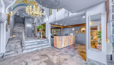 Numa Port Hotel
