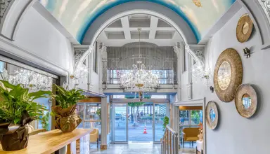 Numa Port Hotel