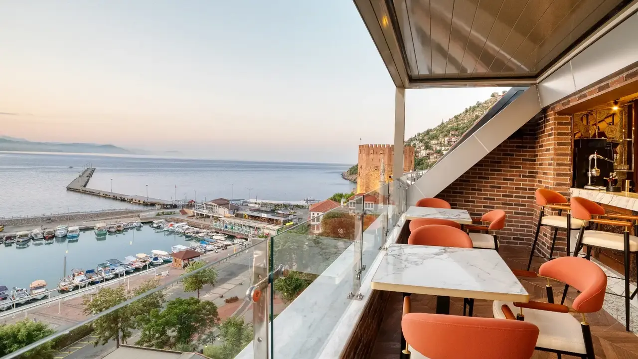 Numa Port Hotel
