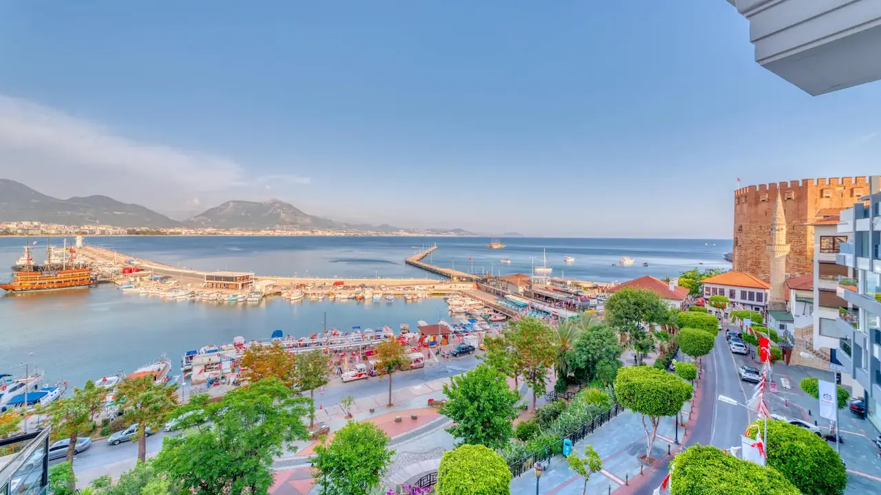 Numa Port Hotel