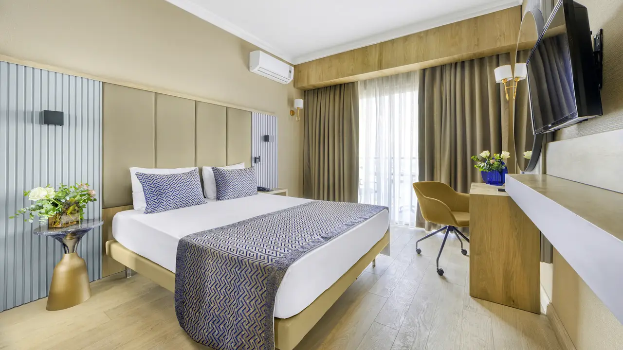 Numa Port Hotel