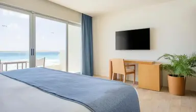 Nyx Cancun