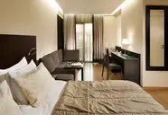 O&B Athens Boutique