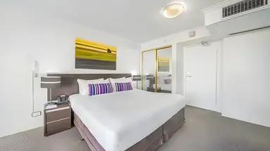 Oaks Hyde Park Suites