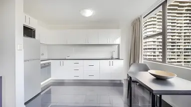 Oaks Hyde Park Suites
