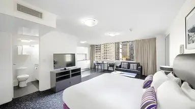 Oaks Hyde Park Suites