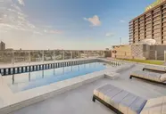 Oaks Hyde Park Suites