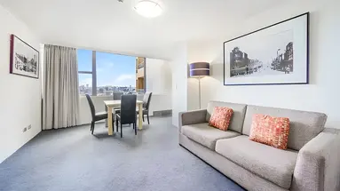 Oaks Hyde Park Suites