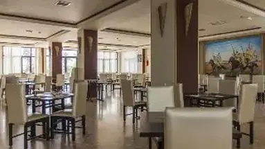 Oasis Hotel & Spa