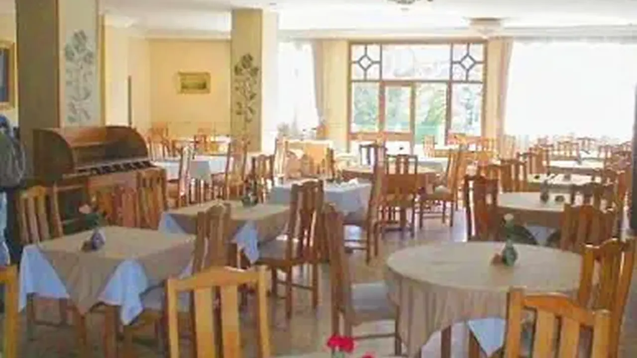 Oasis Hotel & Spa