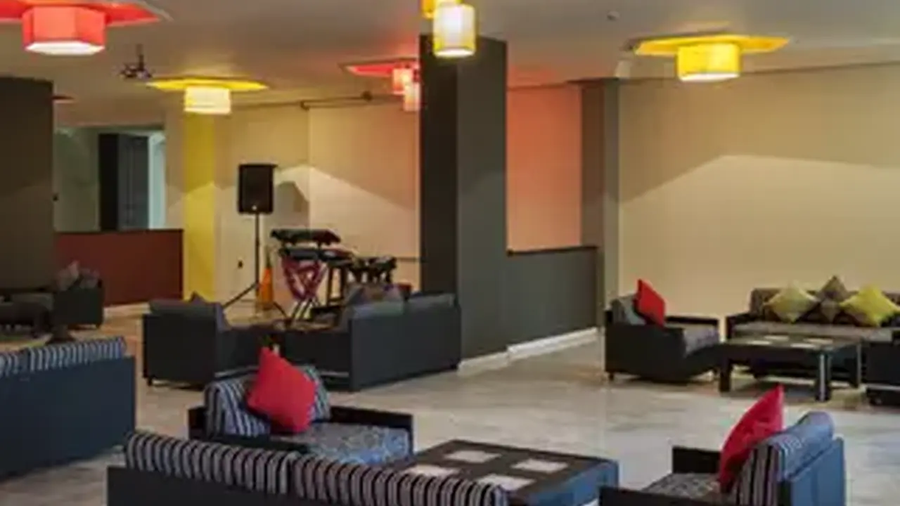 Oasis Hotel & Spa