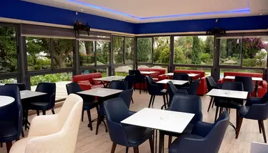 Oasis Hotel & Spa