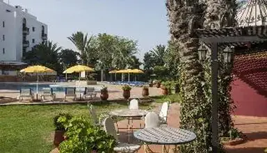 Oasis Hotel & Spa