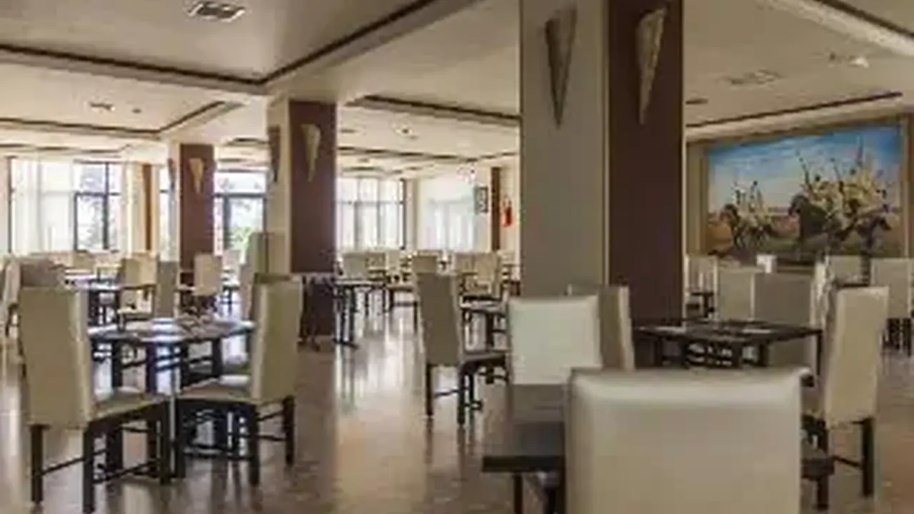 Oasis Hotel & Spa